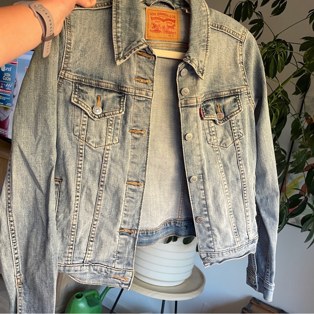 Levi's Women's Classic 90s Trucker Jean Jacket - Light Blue